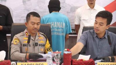 Ft: Kapolres Pemalang AKBP Eko Sunaryo dalam konfrensi pers dengan 2 tersangka, Selasa (24/9/2024). (ist)