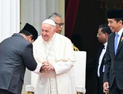 Papa Paus Fransiskus ke Istana, Jokowi Apresiasi Vatikan Serukan Perdamaian di Gaza