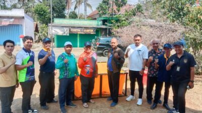 FT. Direktur Utama Perusahaan Umum Daerah(Perumda) Tirta Kanjuruhan H.Syamsul Hadi S.Sos Bersama Direktur Teknik(Dirtek) M.Harris Fadilah Beserta Rombongan (MemoX/Sur).