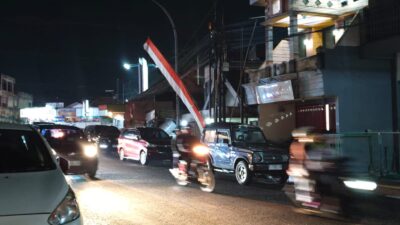 FT. Jalan Brosem, Kelurahan Sisir, Kecamatan Batu yang semakin lebar dimanfaatkan oleh oknum tidak bertanggung jawab sebagai tempat parkir baru, hal tersebut malah mengakibatkan kemacetan saat akhir pekan.