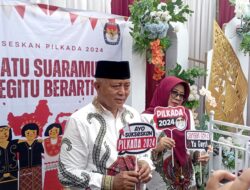 Incumbent Sanusi Nyoblos di TPS 08, Optimis Menang 90 Persen