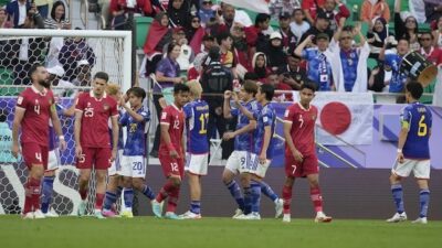 Timnas Indonesia tertunduk lesu usai Timnas Jepang mencetak gol, Rabu (24/1/2024)