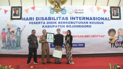 Penandatanganan PKS sinergi pemungutan pajak daerah dan opsen pajak daerah antara Pemprov Jatim dengan Pemkab Bojonegoro.