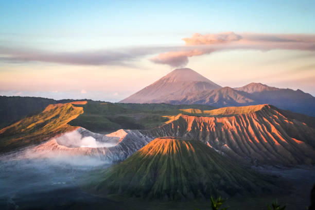 FT. Ilustrasi Gunung Bromo. (MemoX/istimewa).