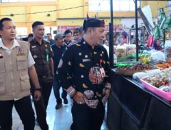 Jaga Stabilitas Harga Pangan Jelang Nataru, Polres Malang dan Forkompinda Sidak Pasar Tumpang