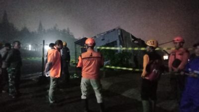Pondasi Tergerus Air Hujan, Bangunan Villa Manzara Roboh, 6 Orang Terluka