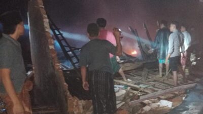 Kesigapan Personil Polres Sampang Datangi Kebakaran Rumah di Kecamatan Robatal