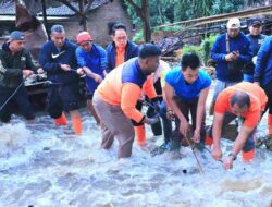Pj. Gubernur Jatim Gerak Cepat Tinjau Banjir Bandang di Bondowoso, Pastikan Penanganan Berlangsung Cepat dan Tepat