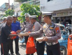 Lewat Jumat Berkah Satlantas Kota Probolinggo Bagikan Ratusan Nasi Bungkus