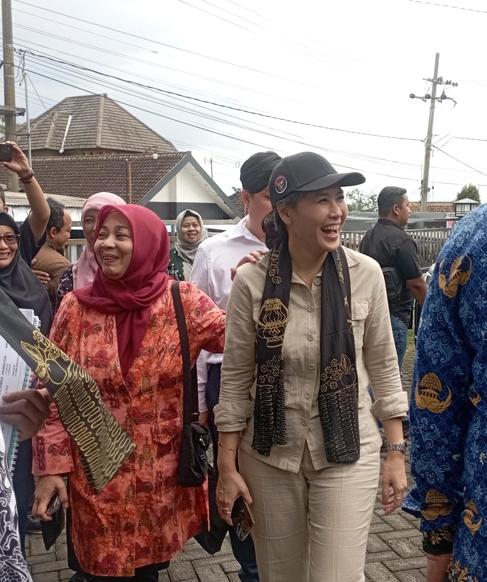 FT. Wakil Menteri Pemberdayaan Perempuan dan Perlindungan Anak (PPPA), Veronica Tan tengah. (MemoX/nif).