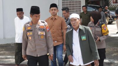 SAMBANGI: Sebagai warga baru Kapolres Sampang AKBP Hartono saat menyambangi Forkopimda dan Tokoh Ulama