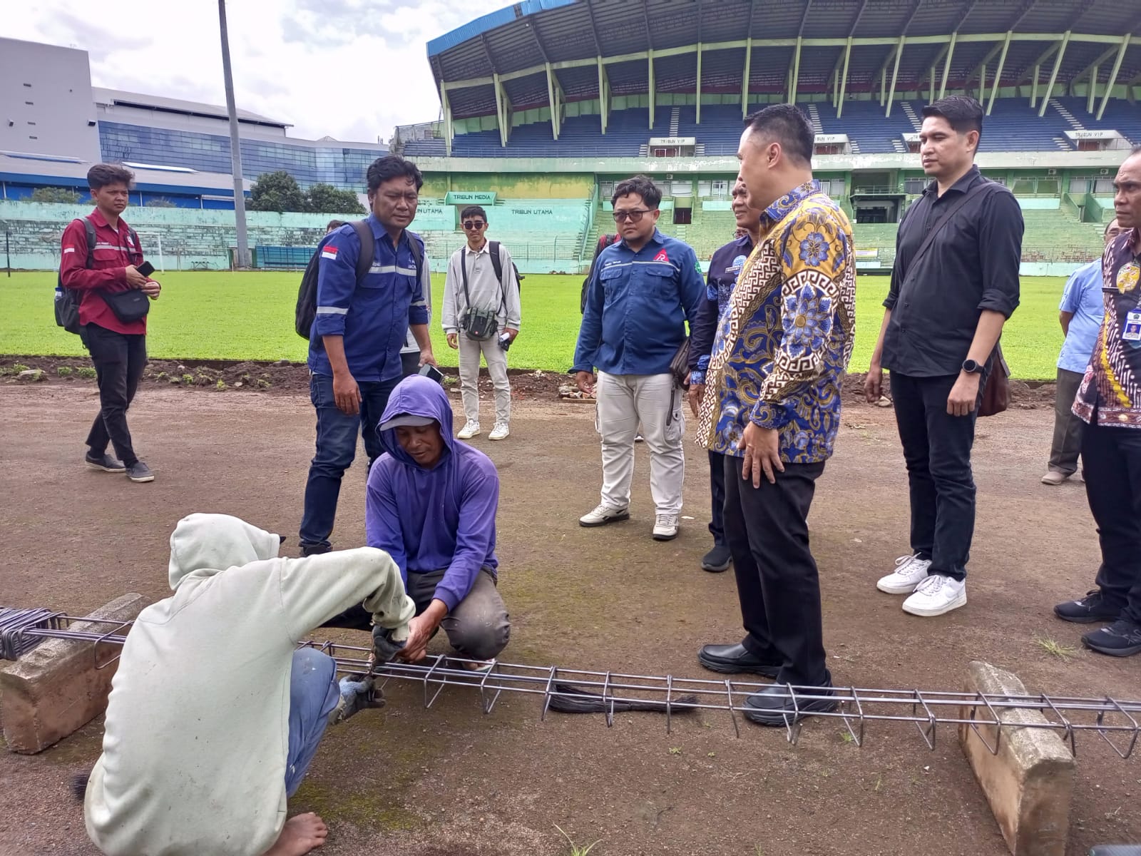 Ft: Pj Wali Kota Malang Tinjau Stadion Gajayana Kota Malang.(Ist)