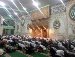 Warga Antusias Salat Tarawih Perdana di Masjid Agung Baiturrahman Kepanjen Malang
