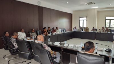 FT. Komisi B DPRD Provinsi Jawa Timur saat mendatangi Cabang Dinas Kelautan dan Perikanan Provinsi Jatim yang berada di Jalan Trunojoyo, Kecamatan Kepanjen, Kabupaten Malang. (MemoX/istimewa).