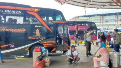 Ft: Situasi terminal Pulogebang yang mulai rami jelang lima Hari Raya Idul Fitri 1446 Hijriah(ist).