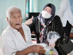 Istri Pekerja Kilang Pertamina Plaju Eng and Dev Peduli, Sambangi Panti Lansia Sambil Memberikan Tali Asih