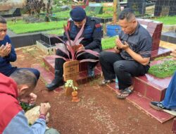 Danki Kompi Pemburu Rajawali IV Ziarah ke Makam Teman Seperjuangan Aiptu Djoko