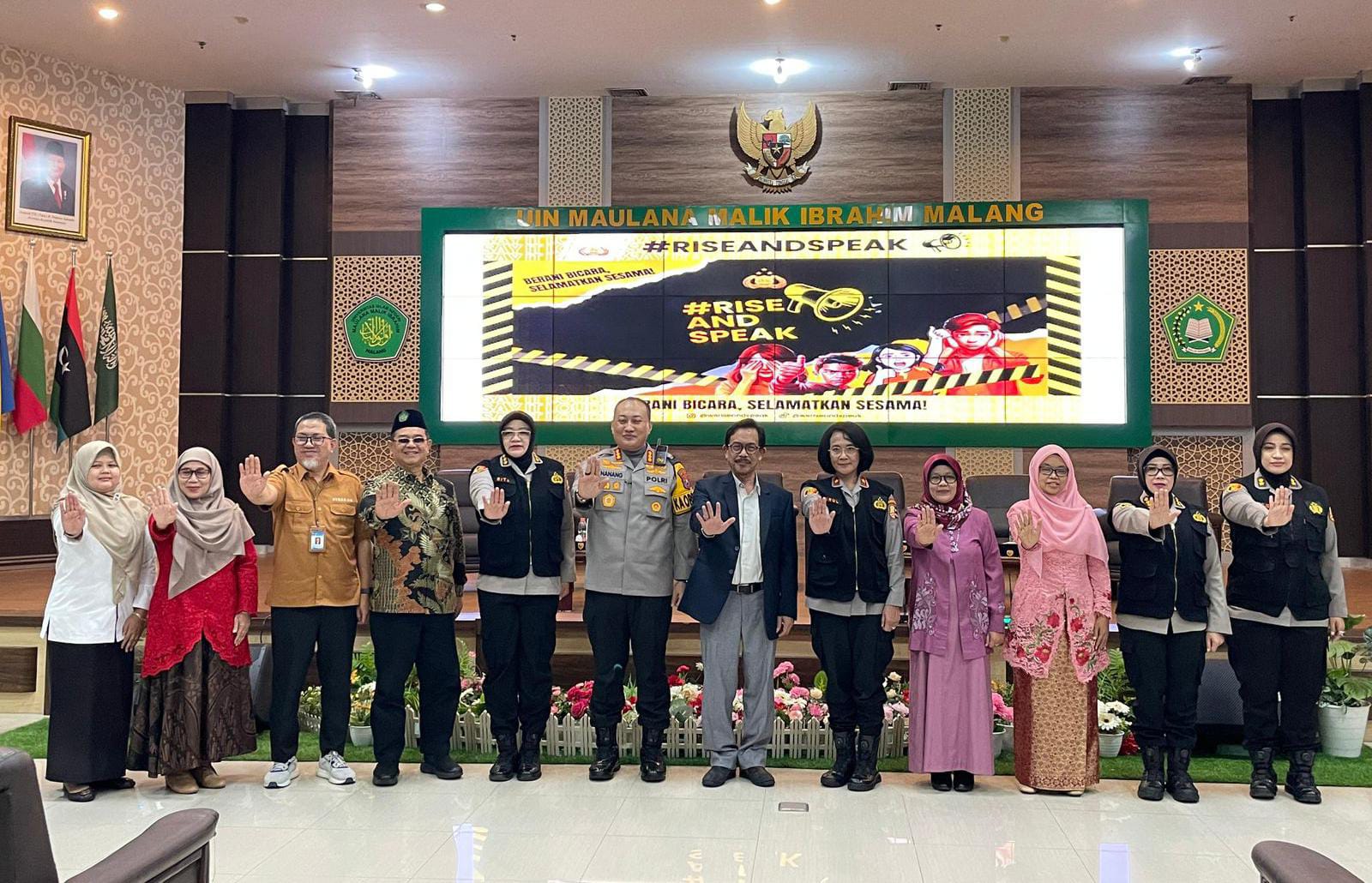 FOTO BERSAMA: Kapolresta Malang Kota Kombes Pol Nanang dalam sesi foto bersama