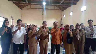 FT. Pelatihan tata kecantikan kulit di Gedung BUMDes Dusun Putuksari, Desa Plaosan, Kecamatan Wonosari, Kabupaten Malang.