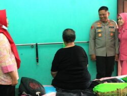 Kapolres Malang Sambangi Anggota Sakit dan Purnawirawan Polri