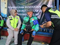 Ratusan Driver Ojol dapat Layanan Cek Kesehatan Gratis dari Sie Dokkes Polres Malang