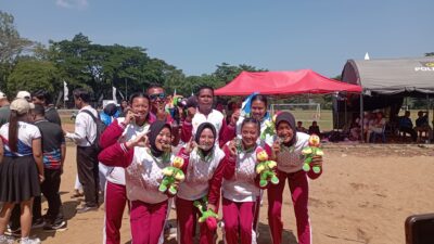 FT. Peraih medali perak atlet putri Kabupaten Malang di Porprov Jatim 2025. (MemoX/nif).