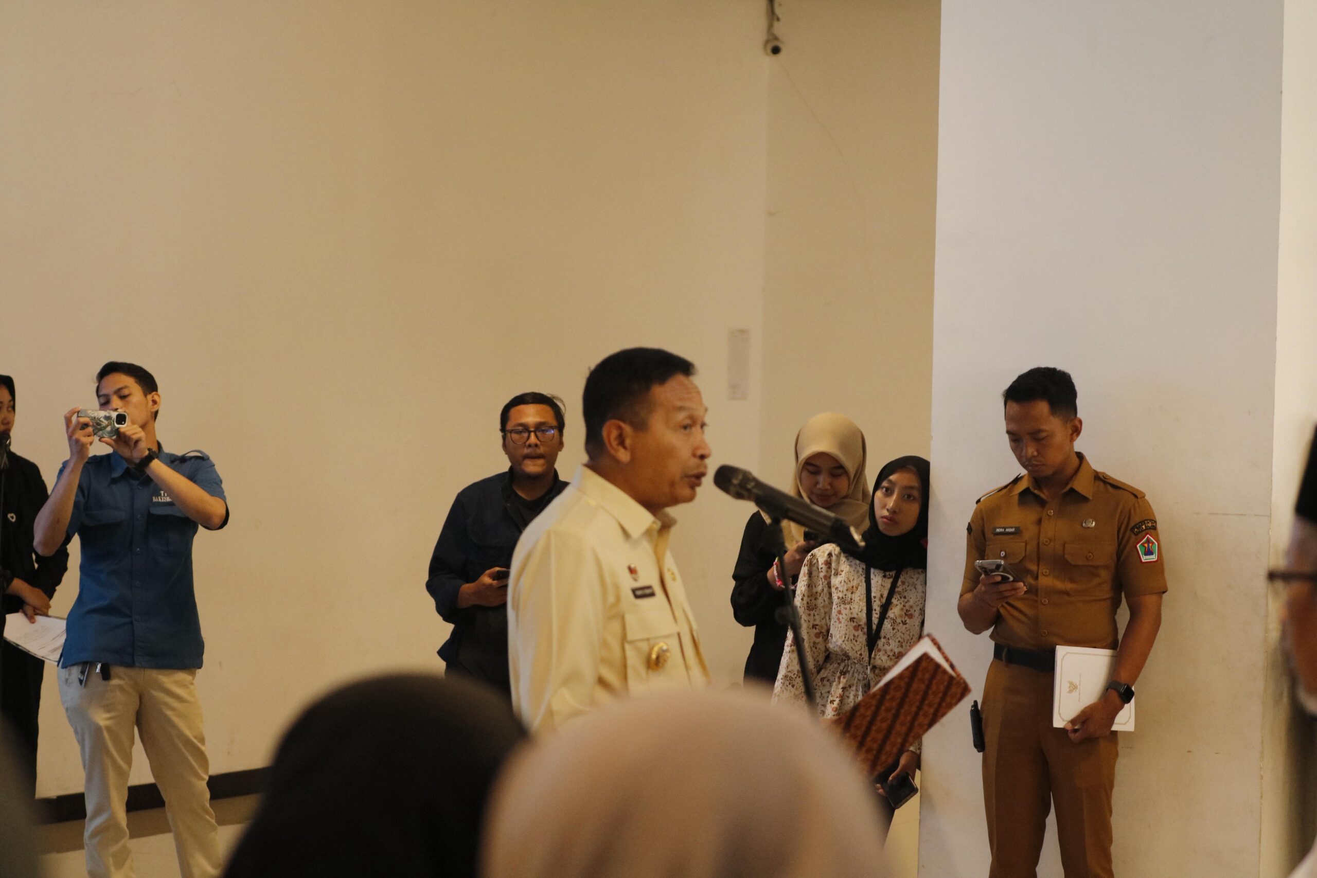 Wali Kota Malang menyampaikan: "Pengukuhan Forum Kewaspadaan Dini Masyarakat (FKDM) di Malang Creative Center. (Memox/Crys)