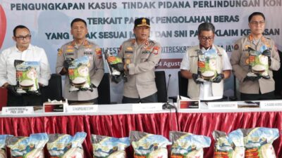 Polresta Sidoarjo Bongkar Beras Oplosan Produksi 14 Ton Perhari