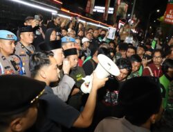 Kapolresta Malang Kota Temui Massa Sampaikan Permohonan Maaf
