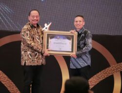 Ketua Umum KONI Jatim Raih Penghargaan Tokoh Olahraga Jawa Timur