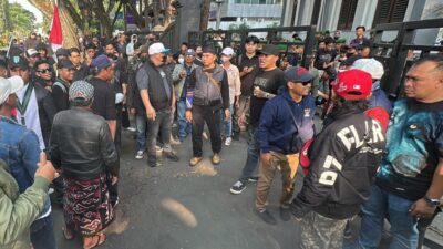 Demo di Kota Malang Berjalan Damai Dalam Kawalan Polisi dan Ratusan Elemen Masyarakat