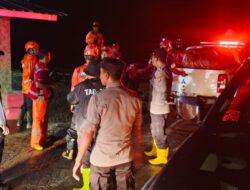 Polres Malang Sigap Evakuasi Ratusan Warga Terdampak Banjir di Desa Sitiarjo