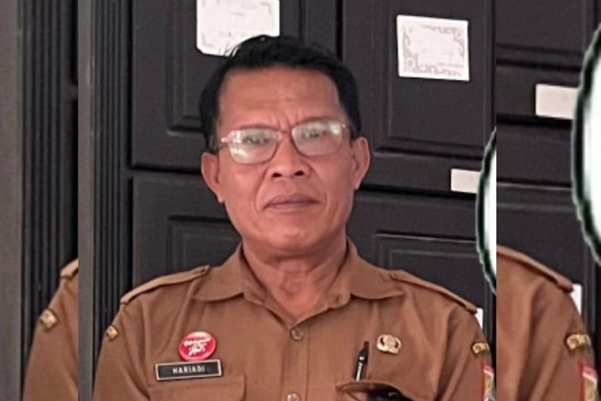 Ft : Hariadi, Kepala KTU SMP Negeri 4 Kepanjen(Memox/ume)