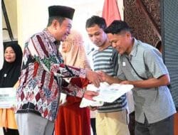 Bupati Bondowoso Berikan Bantuan Alat Usaha, Wujudkan Masyarakat Mandiri