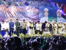 Doa dan Shalawat Menggema di Stadion Kanjuruhan Bersama Gus Kautsar