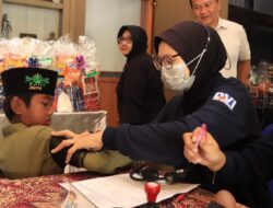 Puluhan Santri Cilik Ikut Khitan Massal yang Digelar Tim Urkes Polres Malang