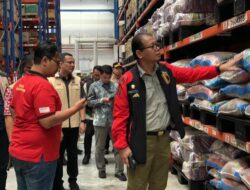 Satgas Pangan Mabes Polri dan Polres Malang Cek Harga Beras di Pasar Singosari