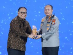 Detikjatim Kembali Beri Penghargaan Kombes Pol Nanang Sebagai Inspirator Perlindungan Anak dan Perempuan