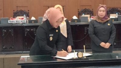 Wakil Rakyat Kota Probolinggo Tetapkan Raperda Perseroda Hasil Evaluasi Gubernur