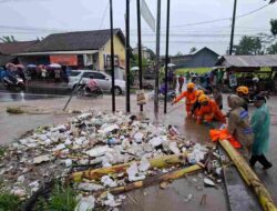 Hujan Lebat Sebabkan Sejumlah Wilayah di Bondowoso Terendam Banjir dan Longsor