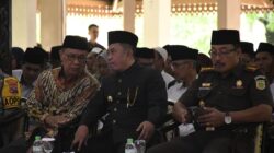 Bupati Bondowoso Serahkan Buku Nikah Hasil Sidang Isbat Terpadu Tahun 2025