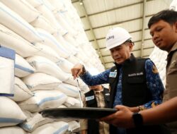 Walikota Malang Menggelar Sidak untuk Pastikan Stok Bahan Pokok Aman Jelang Nataru,