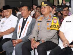 Kapolres-Bupati Malang Tinjau Gereja Jelang Misa Natal 2025