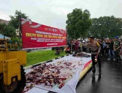 Polres Bondowoso Musnahkan Barang Bukti Hasil Kegiatan Rutin