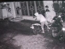 Aksi Curanmor di Rumah Kos Kelurahan Kademangan Bondowoso Terekam CCTV
