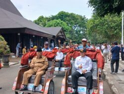 200 Pengayuh Becak Dapat Bantuan Becak Listrik di Kabupaten Malang