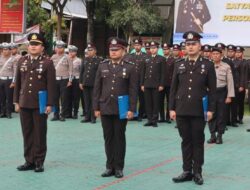Tiga Personil Polres Batu Terima Tanda Penghormatan Satyalencana Pengabdian