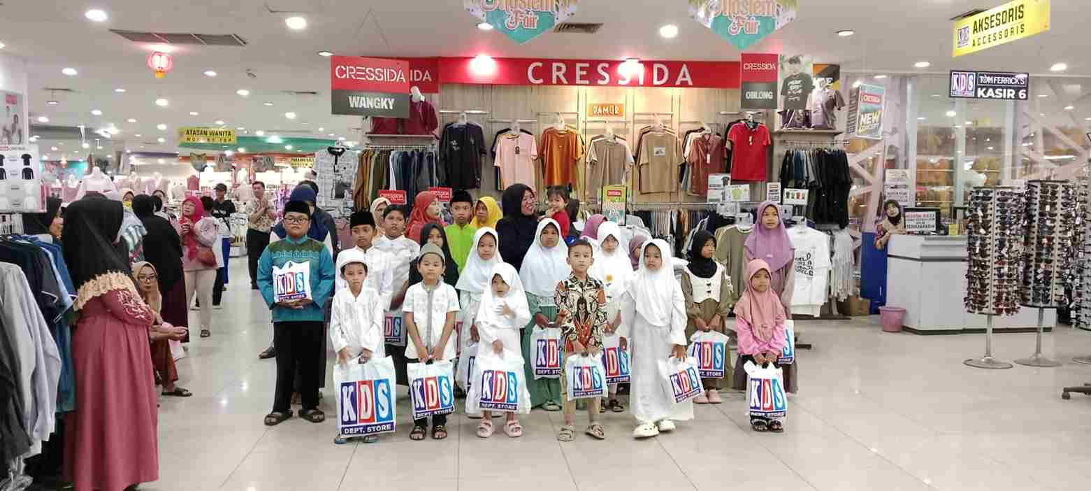 Peduli Sesama, KDS Ajak Belanja Bersama Yatim Piatu