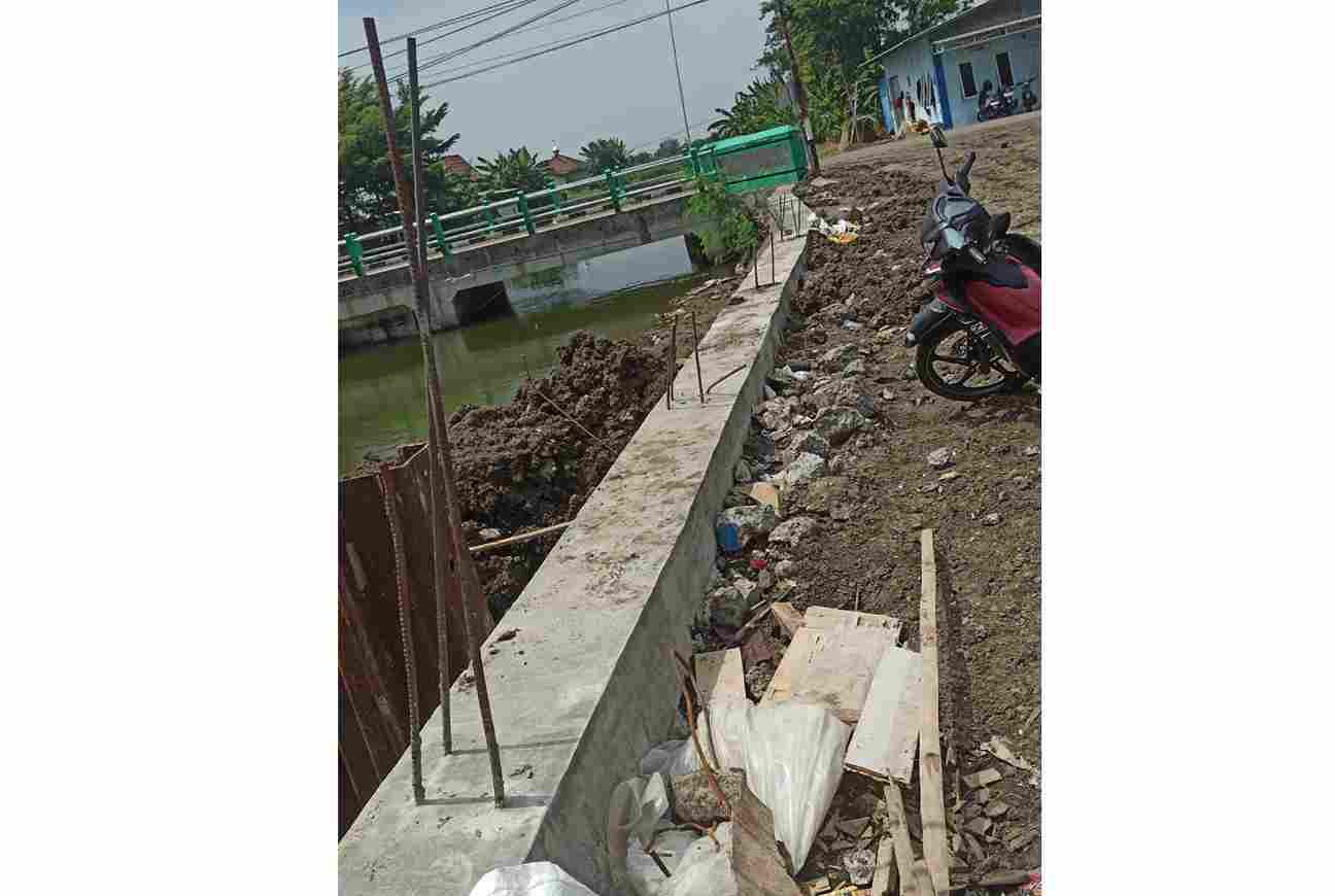 Mengintip Carut-Marut Proyek Transisi 2025 -2026 PU BM SDA Pemkab Sidoarjo (3/bersambung) - LSM Gerah Somasi Perpanjangan Proyek Dam Kedungpeluk