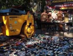 1.659 Botol Miras Hasil Operasi Pekat Semeru 2026 Dimusnahkan Polres Malang